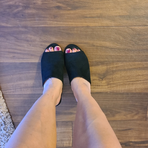 Faux suede black block heel slide shoes - Picture 3 of 9